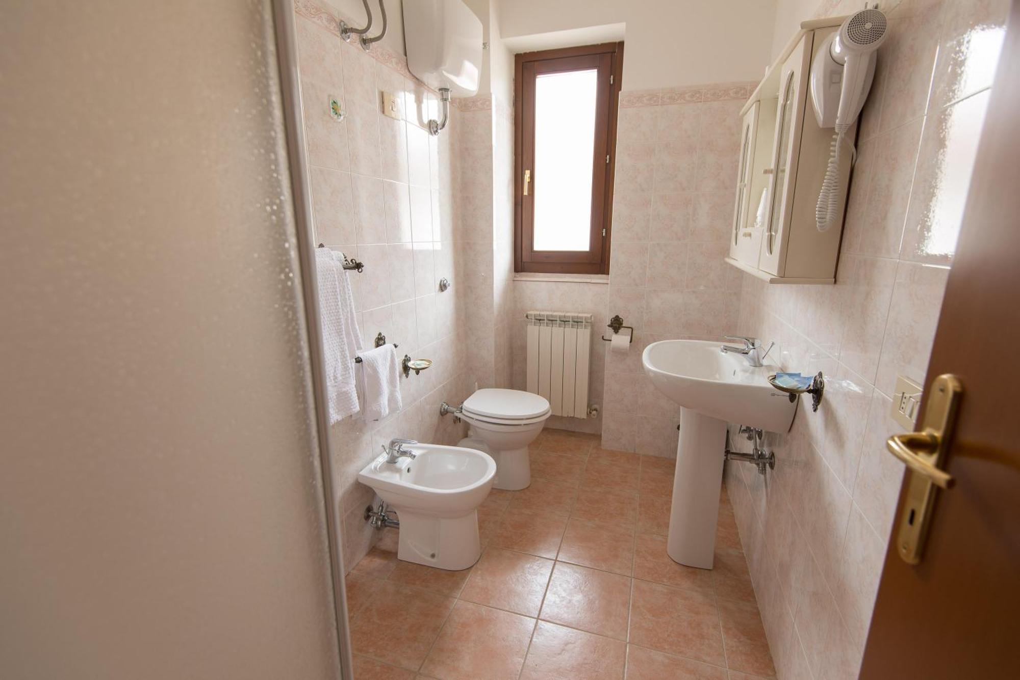 Albergo Della Corte بيسكاسيرولي المظهر الخارجي الصورة