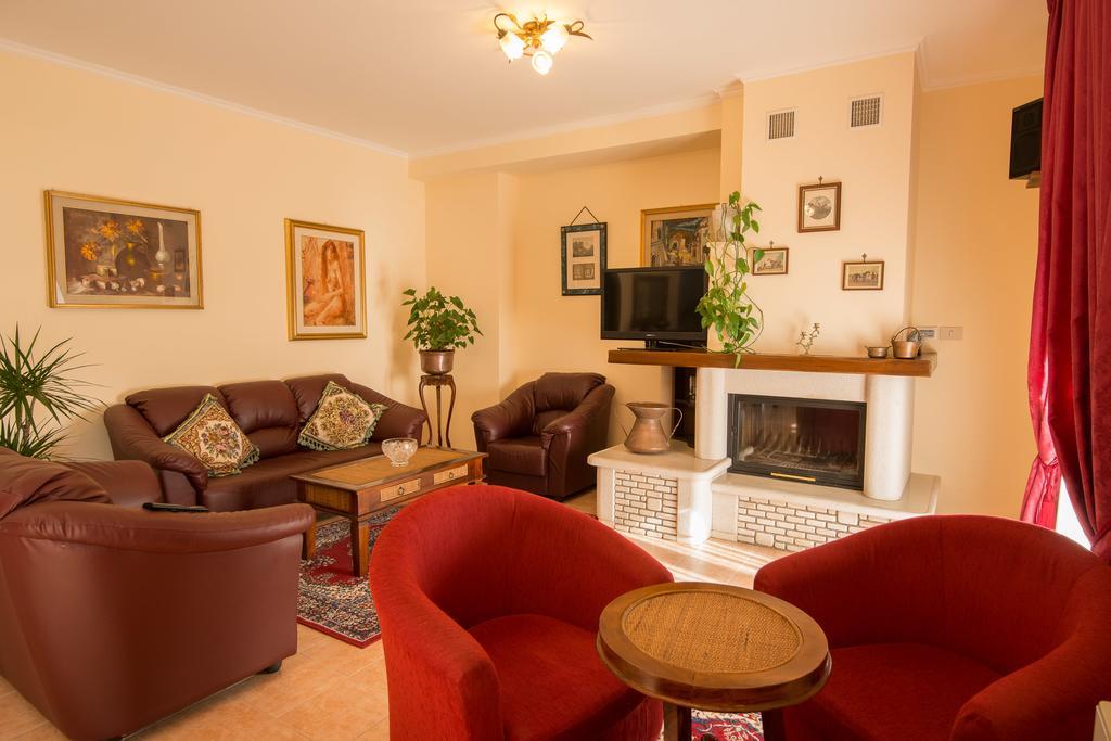 Albergo Della Corte بيسكاسيرولي المظهر الخارجي الصورة