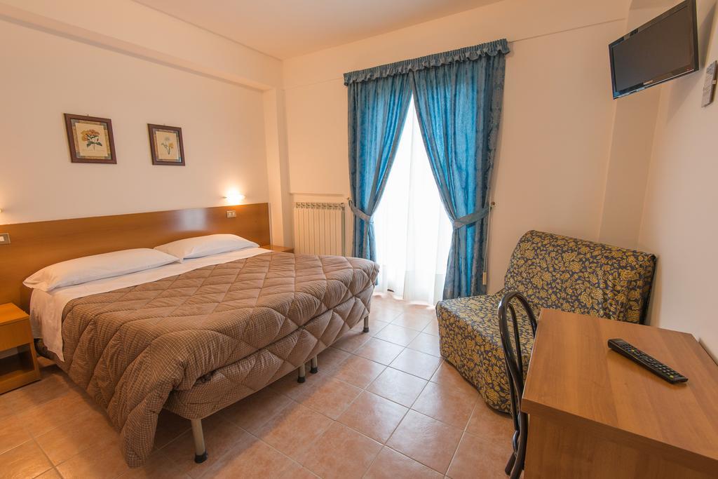 Albergo Della Corte بيسكاسيرولي المظهر الخارجي الصورة
