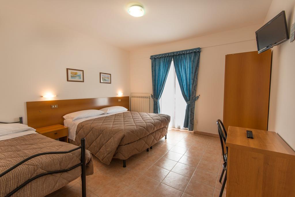 Albergo Della Corte بيسكاسيرولي المظهر الخارجي الصورة